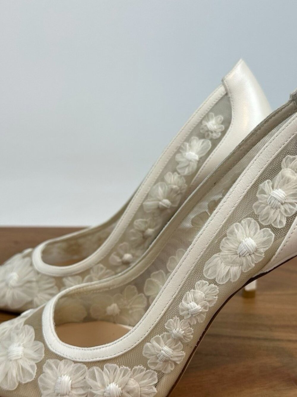 Stuart Weitzman Power 100 White Leather Mesh Floral White Pumps - Picture 2 of 8